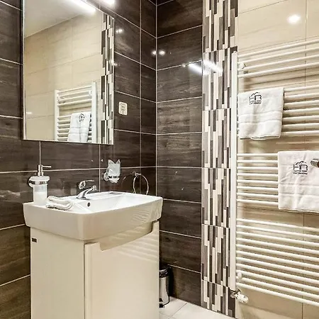 Üdülőközpont Hotelovy Alfred C407 *